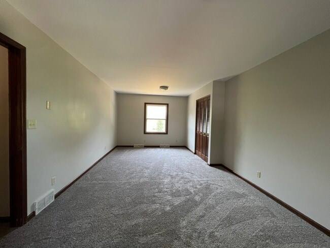 Building Photo - 1631 Park Ave