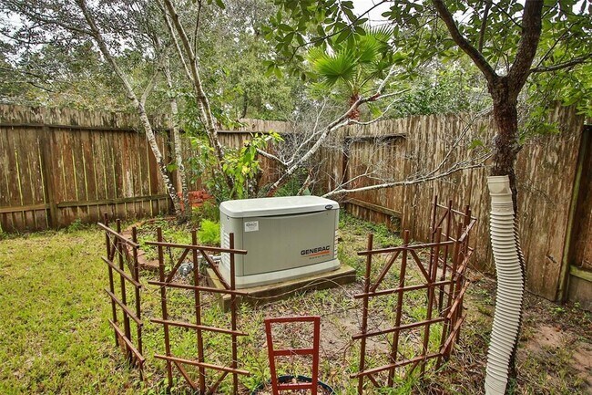 Building Photo - 14 Delphinium Pl