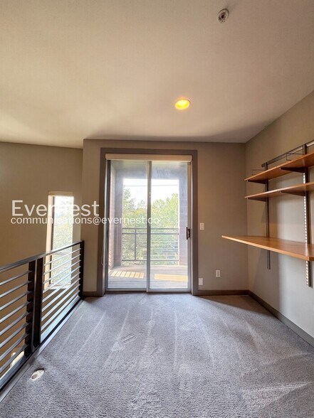 Building Photo - 2900 Wyandot St