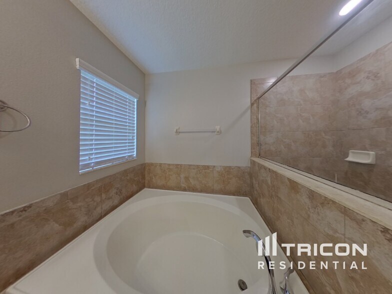 Building Photo - 16668 Myrtle Sand Dr