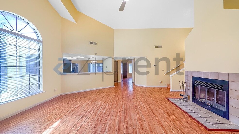 Building Photo - Unit 104