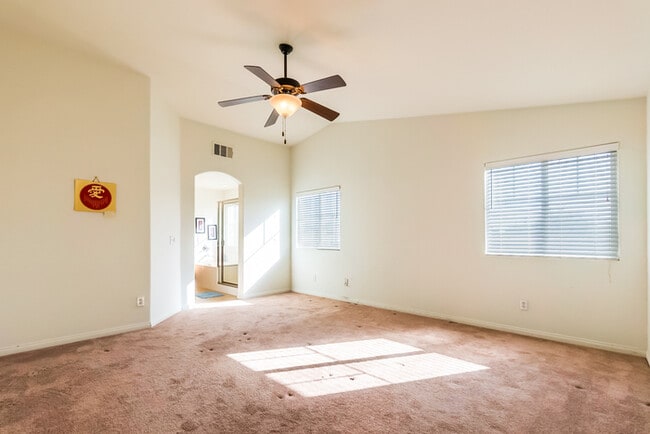 Building Photo - SIngle Family House for Rent in a quiet co...