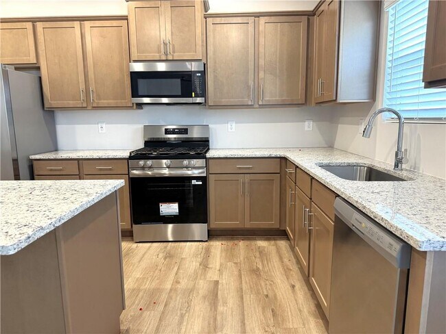 Building Photo - 273 Bloomfield Cir