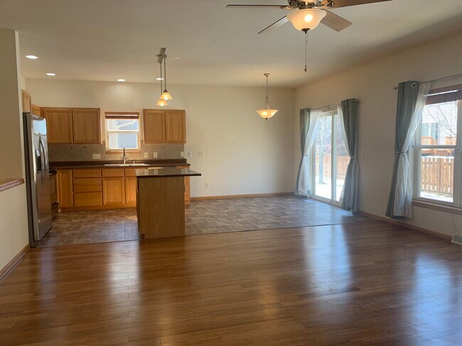 Building Photo - 238 Wind Stone Dr