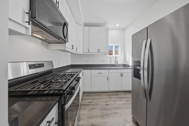 Building Photo - 835 Bishop Ave