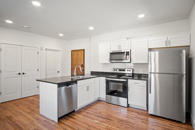 Building Photo - Graham Apartments