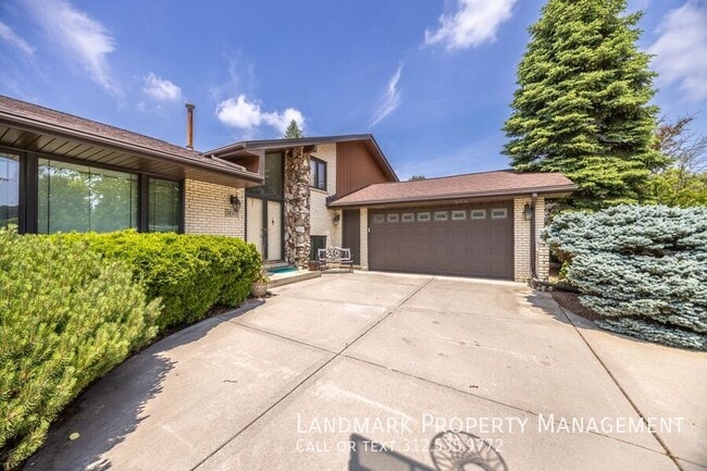 Building Photo - 14518 S Golden Oak Dr