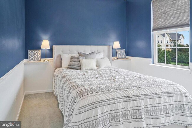 Building Photo - 22438 Maison Carree Square