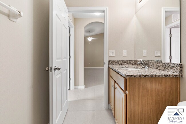 Building Photo - 16 Squanto Pl