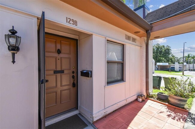 Primary Photo - 1298 Mission Hills Blvd