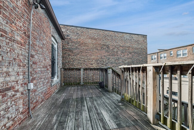 Building Photo - 6624 S University Ave