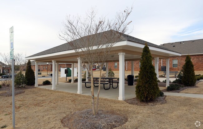 Oakland Mill Apartment Homes Lincolnton, NC Apartment