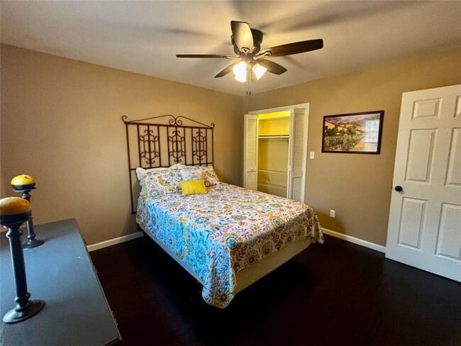 Building Photo - 125 Lantern Ridge Dr