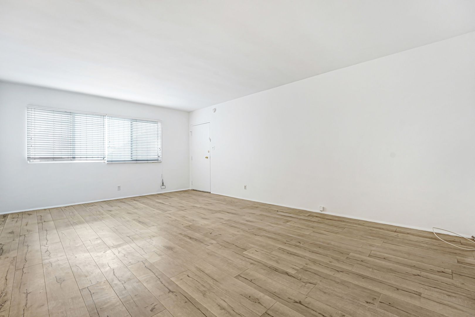 Building Photo - 744 S.Windsor Blvd. - just south of Wilshire Blvd.