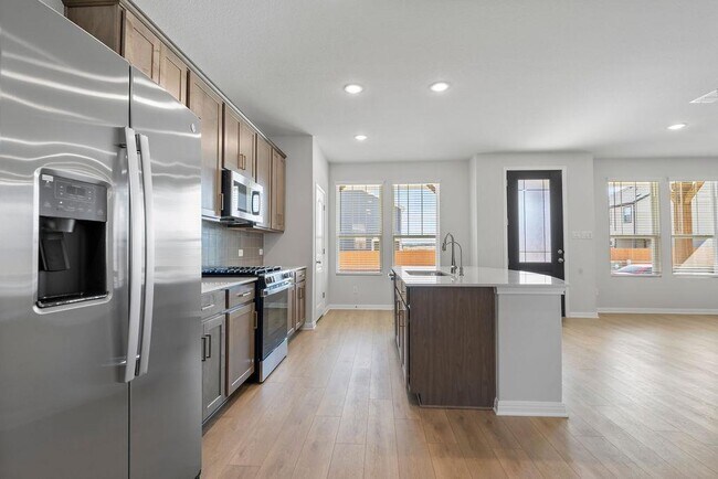 Building Photo - 104 Woodrow Ln