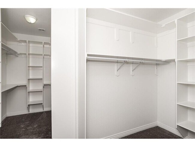 Building Photo - 601 Auburn St