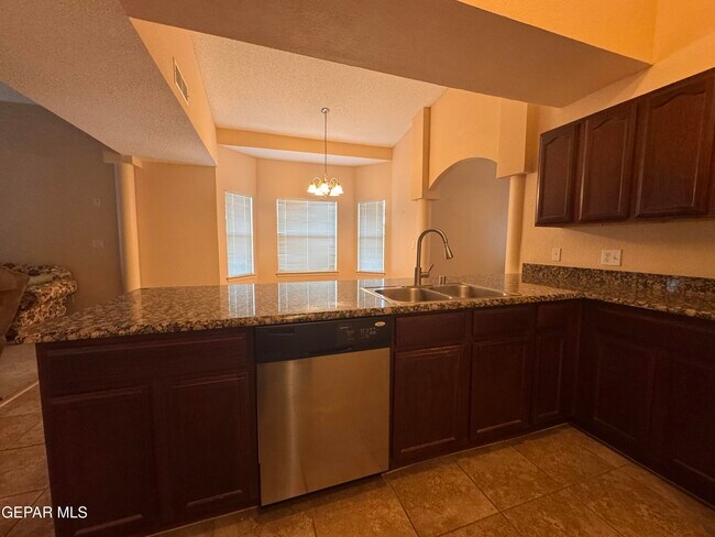 Building Photo - 6700 Hermoso Del Sol Dr