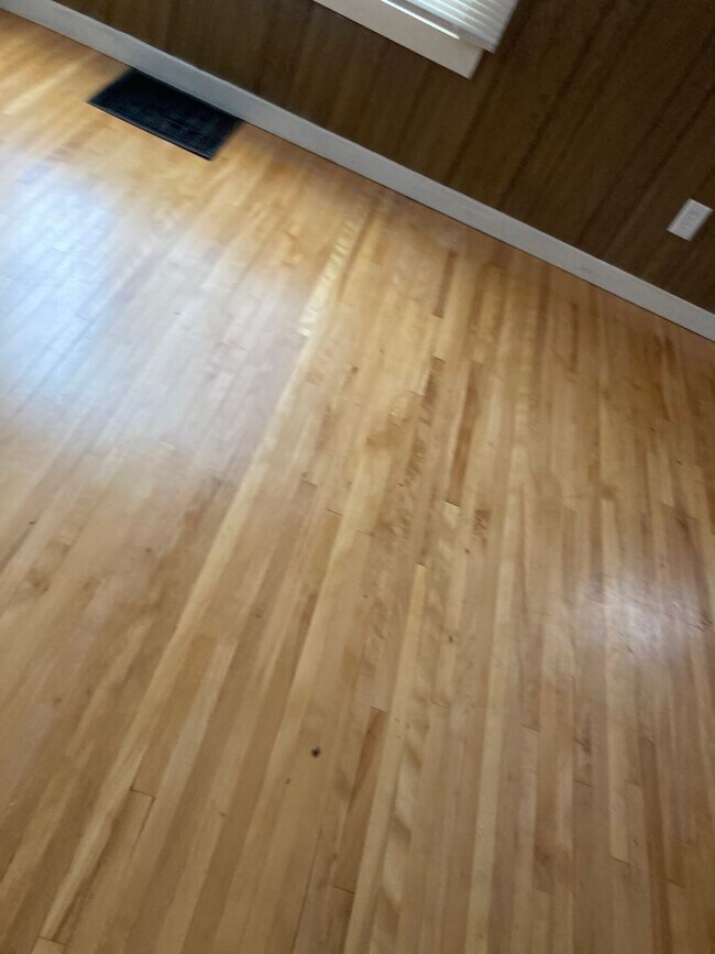 Building Photo - Nedrow remodeled 2 Bed ranch