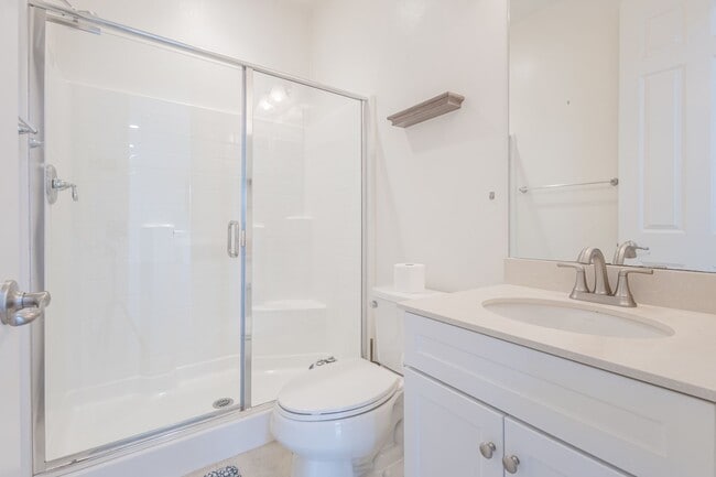 Building Photo - 16220 Retreat Ct
