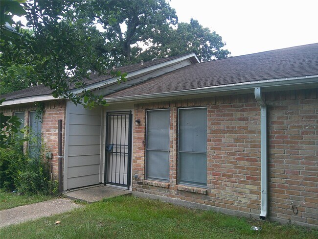 Building Photo - 5771 Easthampton Dr
