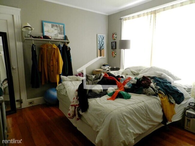 Building Photo - 3 br, 1 bath House - 94 Beechcroft St 3