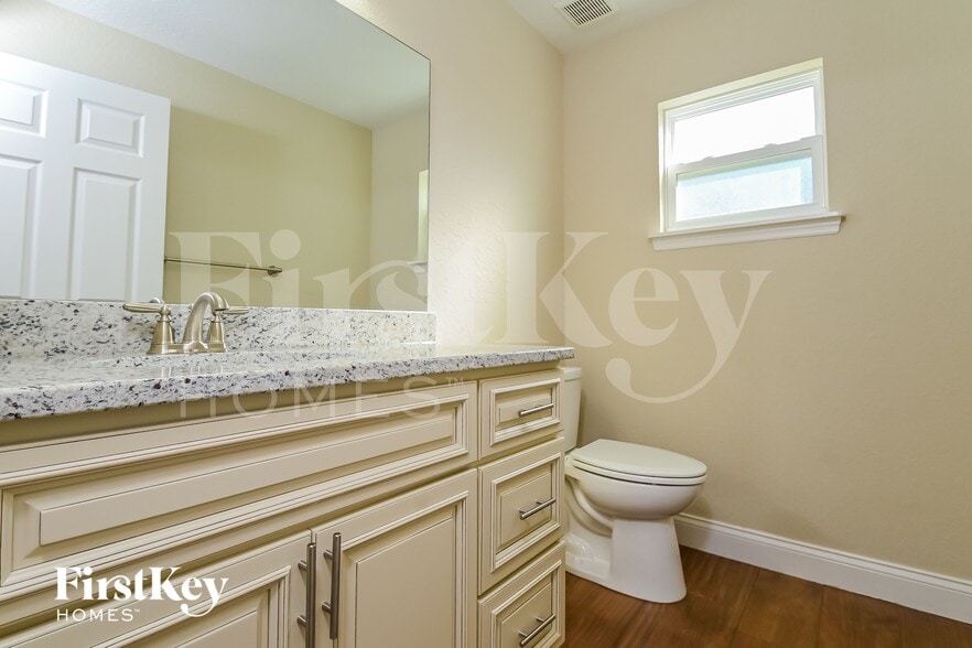 Building Photo - 201 Madalyn Ct