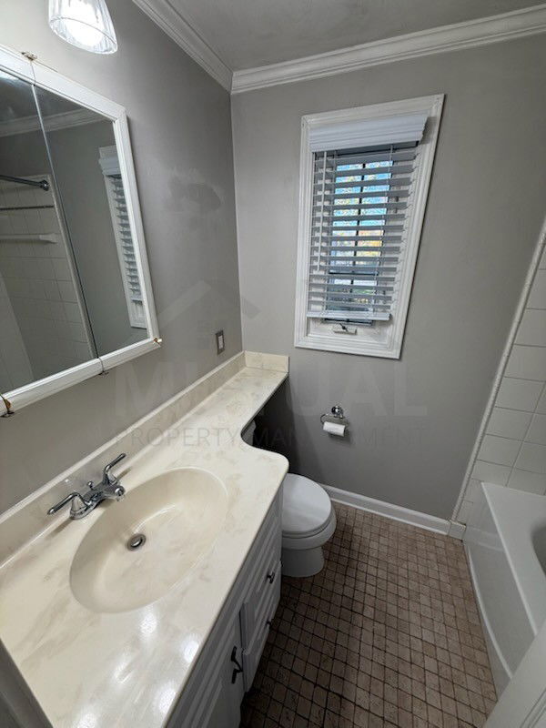 Building Photo - 1702 Graefield Rd