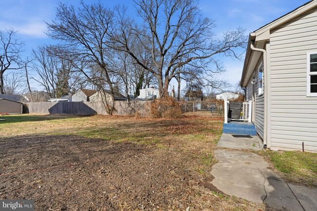 Building Photo - 1942 Ford Rd