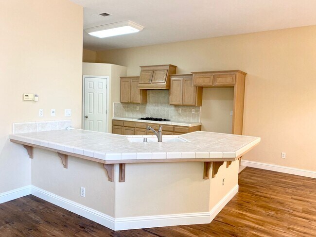 Building Photo - Custom North Fresno 4/3
