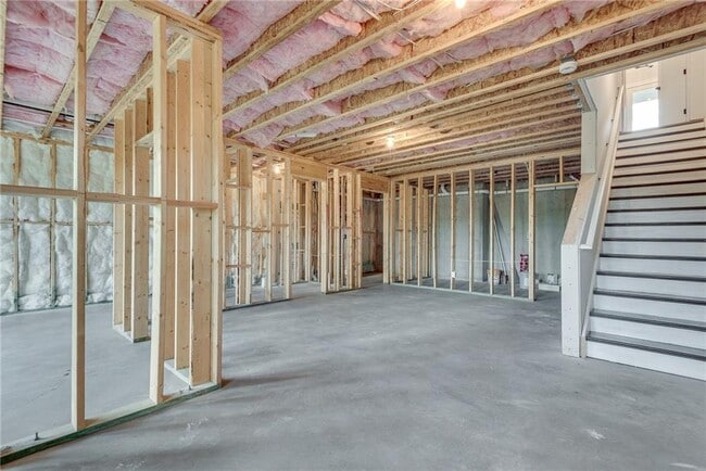 Building Photo - 435 Maplewood Dr