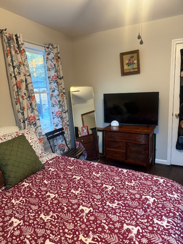 Building Photo - 301 Inglewood Dr