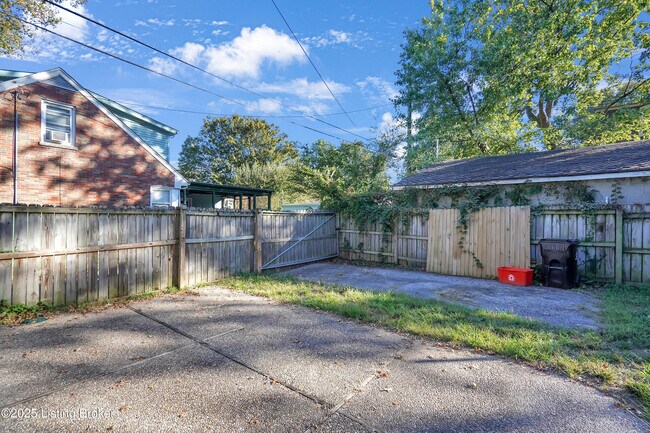 Building Photo - 120 E Ashland Ave