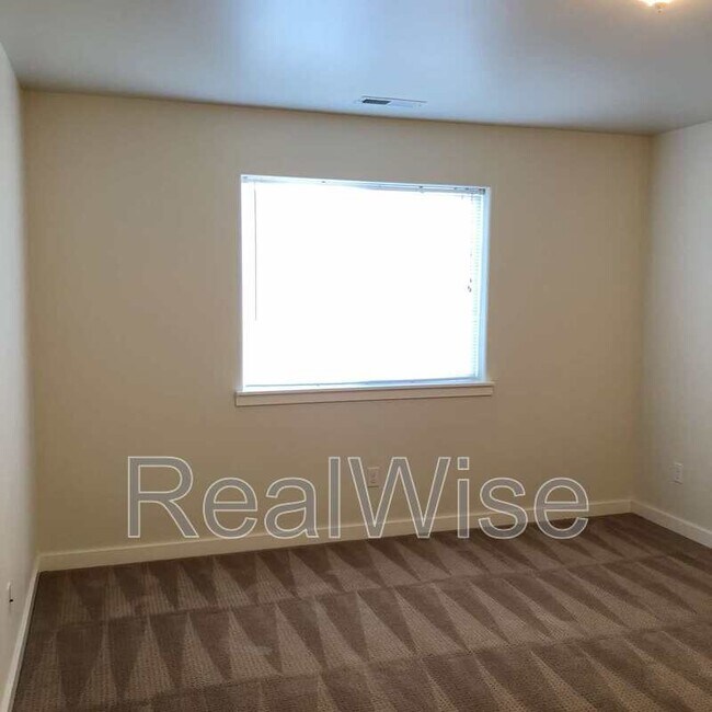 Building Photo - 1214 SW 27th St