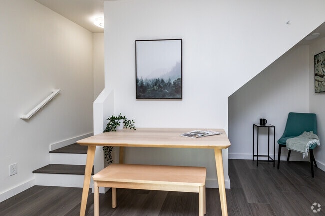 Interior Photo - 209 Madison Ave