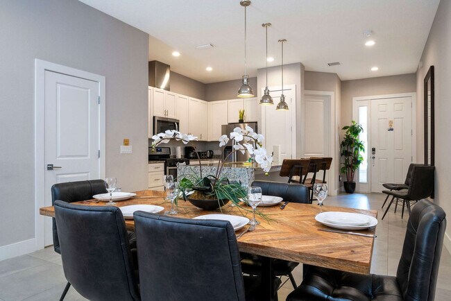 Building Photo - 7592 Sunny Dreams Ln