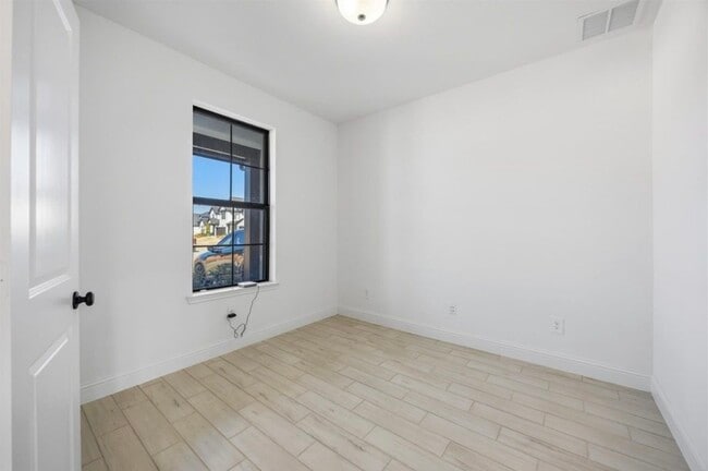 Building Photo - 10326 Water Harbor Dr