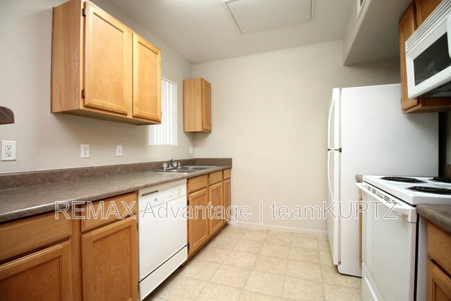Building Photo - 45 Maleena Mesa St