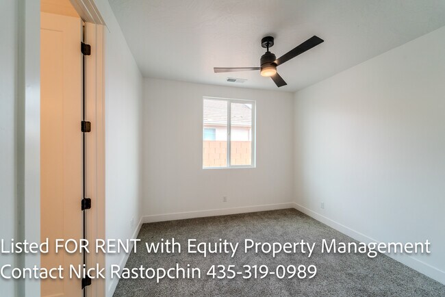 Building Photo - 3041 E 2220 S