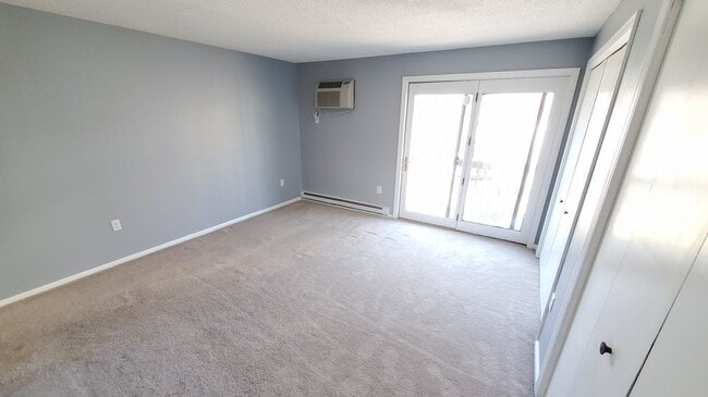 Building Photo - 134 W Main St