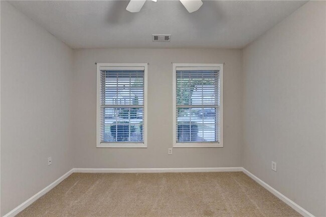 Building Photo - 310 Andrew Ridge Dr