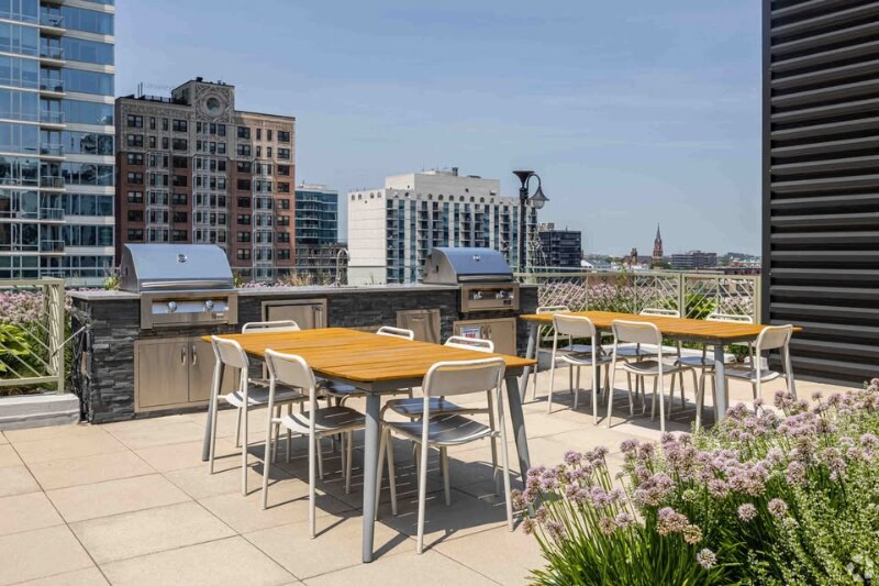 Building Photo - 120 W Division St