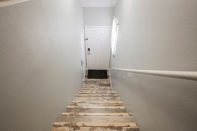 Building Photo - Beautiful 2 bedroom condo-North Las Vegas