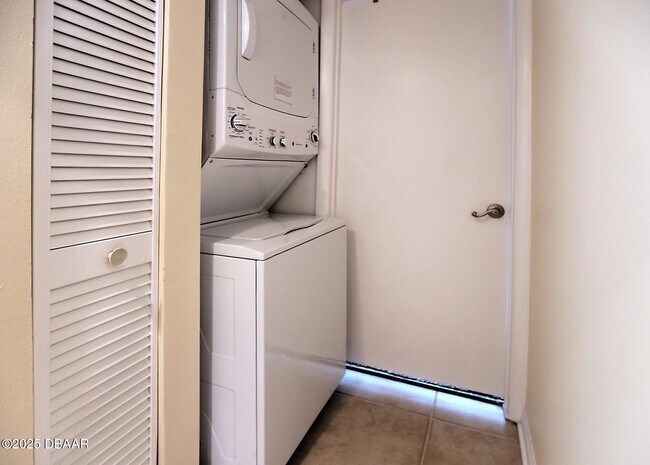 Building Photo - 1571 S Atlantic Ave