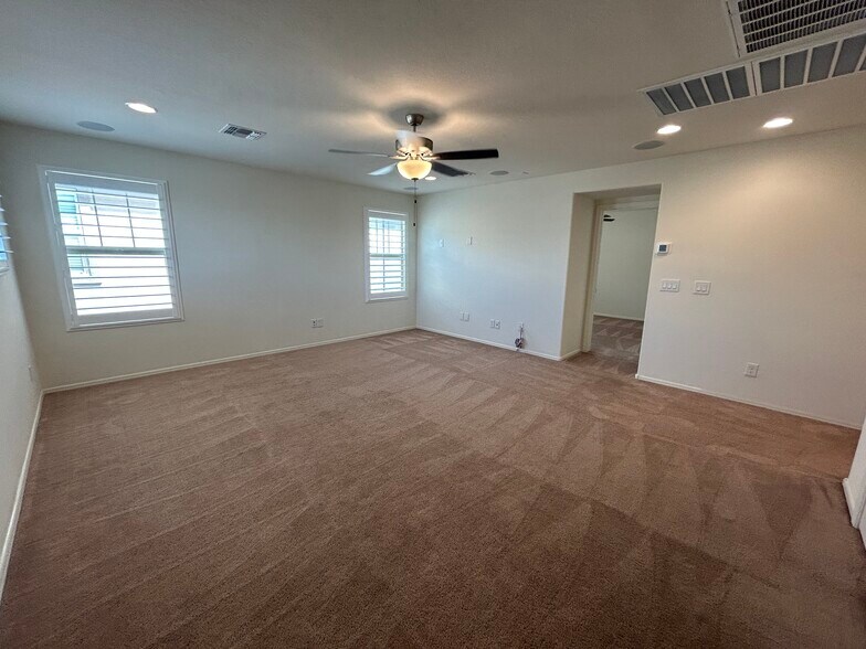 Building Photo - 22461 E Mewes Rd