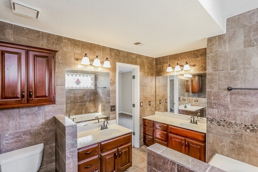 Building Photo - 4365 Barrymor Dr