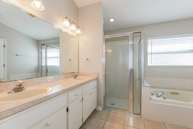 Building Photo - 1107 Crimson Clover Ln