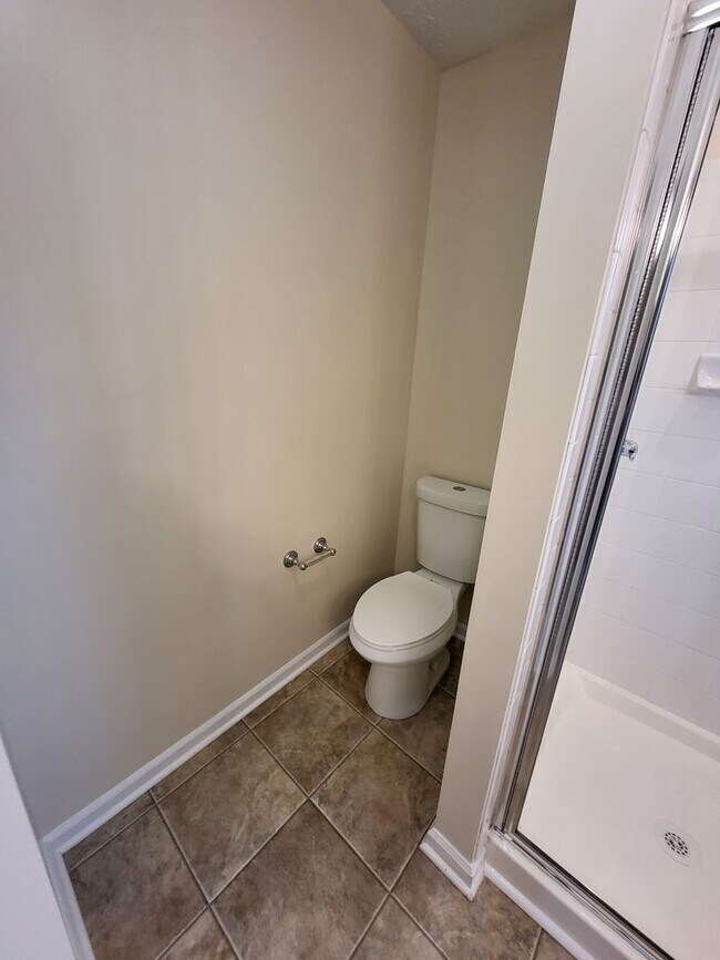Building Photo - SPACIOUS 3-Level Townhome in Winston's Choice