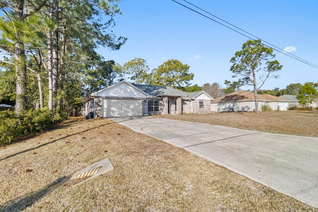 Building Photo - 1895 Everglades Dr