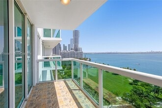 Building Photo - 1800 N Bayshore Dr