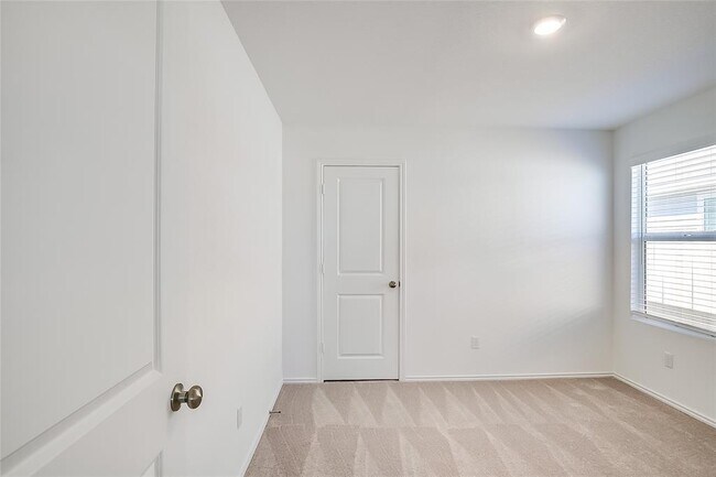 Building Photo - 1133 Largemouth Ln